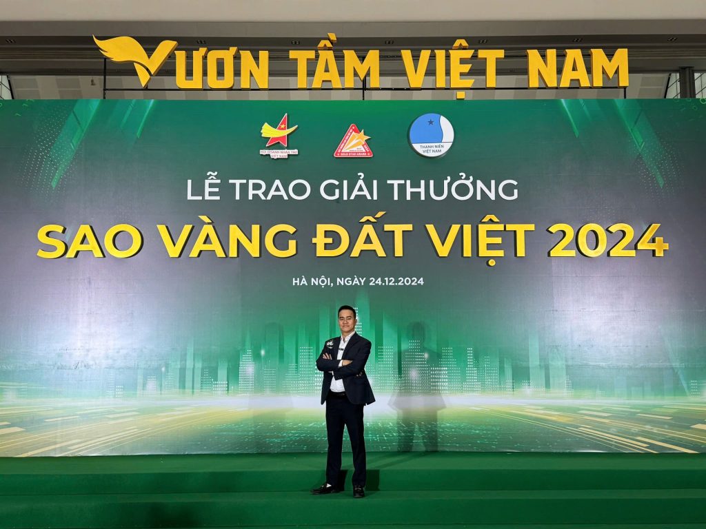 CEO PHAN THAO TAI BUOI TRAO GIAI