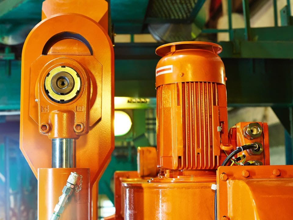 DẦU THỦY LỰC TỔNG HỢP GIẢI PHÁP BÔI TRƠN HIỆU QUẢ CHO HỆ THỐNG THỦY LỰC 2 DAU THUY LUC TONG HOP