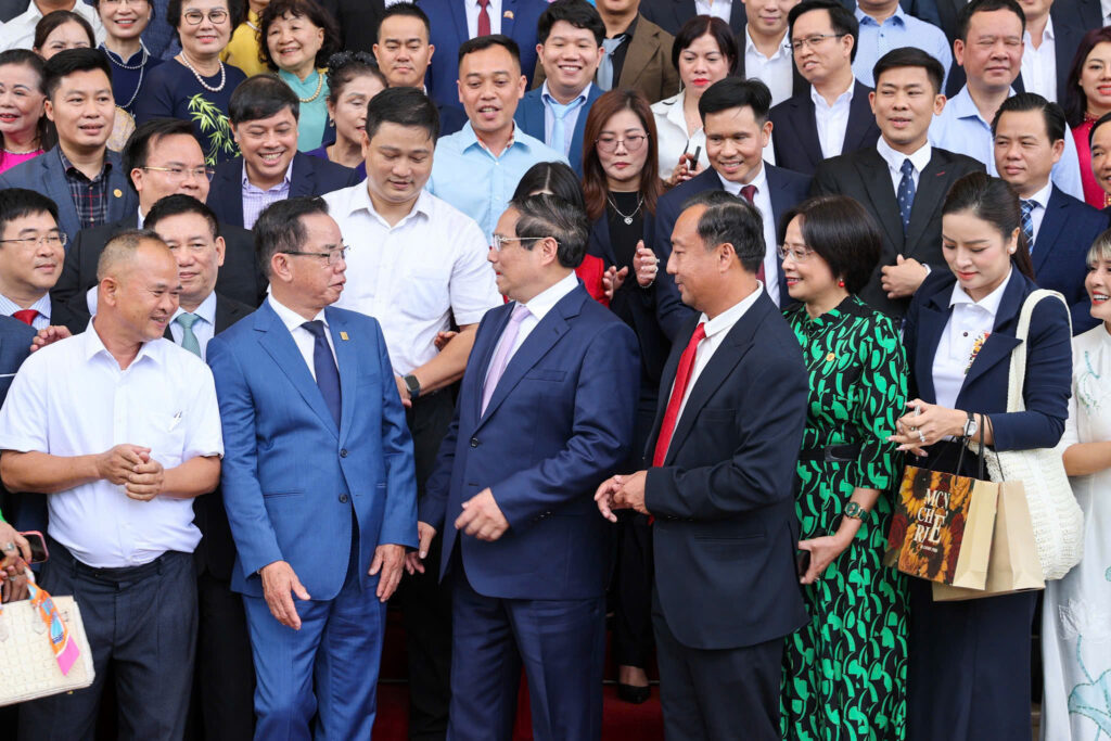 Thủ tướng Phạm Minh Chính khai trương Cổng Pháp luật quốc gia, thúc đẩy ứng dụng công nghệ số trong xây dựng thể chế 1 Buổi Gặp Gỡ Của Thủ Tướng Phạm Minh Chính Cùng Các Cử Tri
