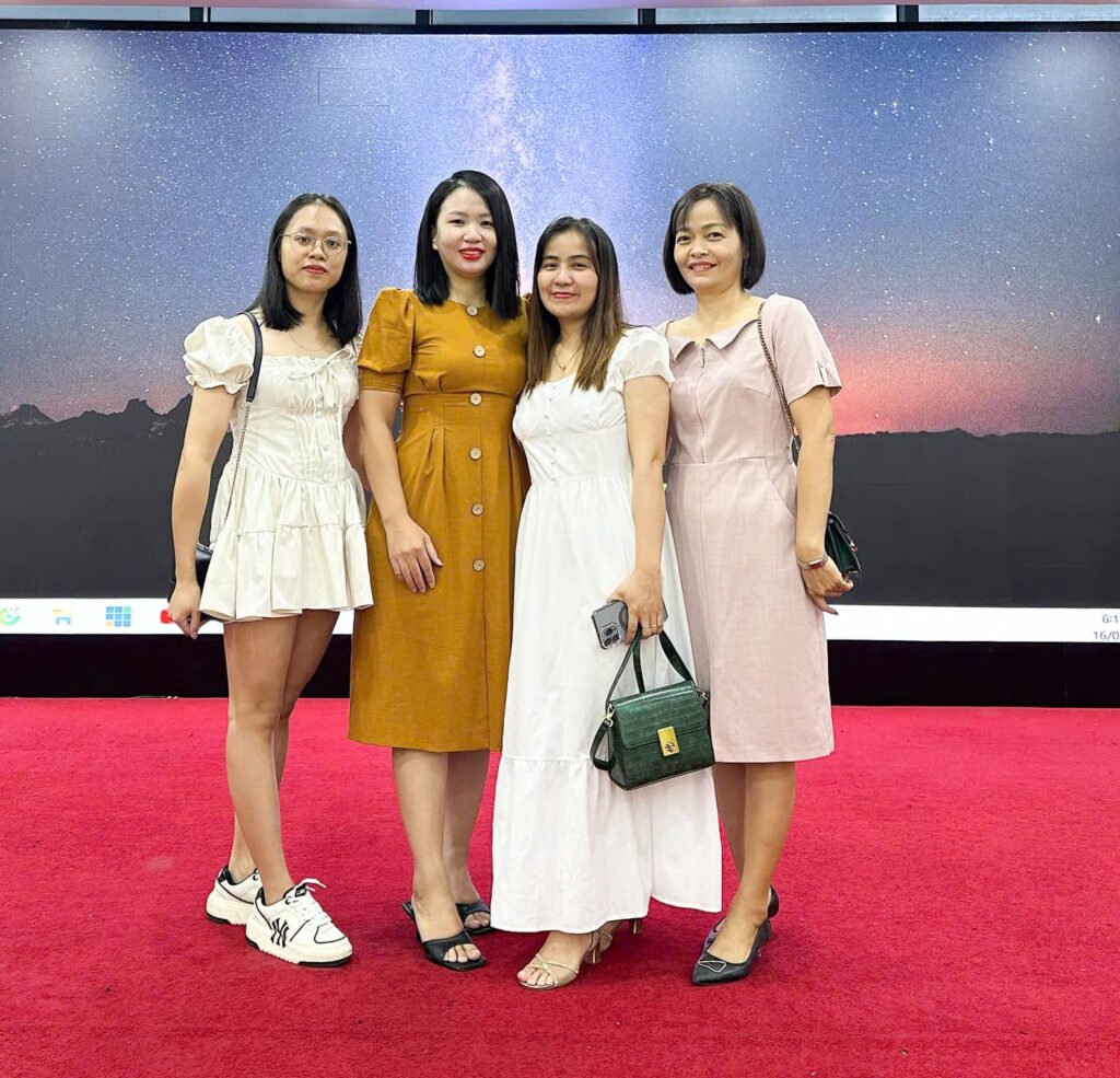 Gala Dinner NPOIL Miền Bắc 2025 15 Các Chị Em Văn Phòng Miền Bắc
