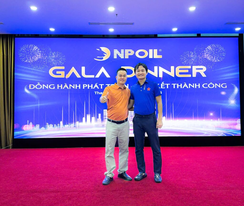Gala Dinner NPOIL Miền Bắc 2025 9 Ông Phan Thảo Và Nhà Phân Phối Npoil Nat Hà Nội