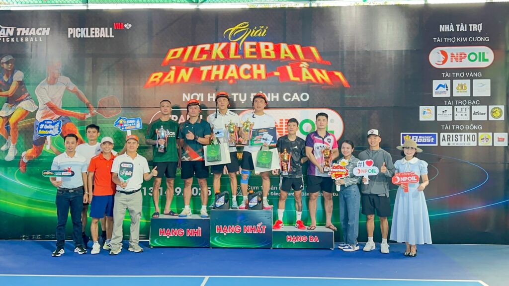 Trao Giải Đôi Hỗn Hợp 5.2 tại Giải Pickleball Bàn Thạch Lần I – Cúp NPOIL 2025 1 Lễ Trao Giải Đôi Hỗn Hợp 5.2 Tại Giải Pickleball Bàn Thạch Lần I
