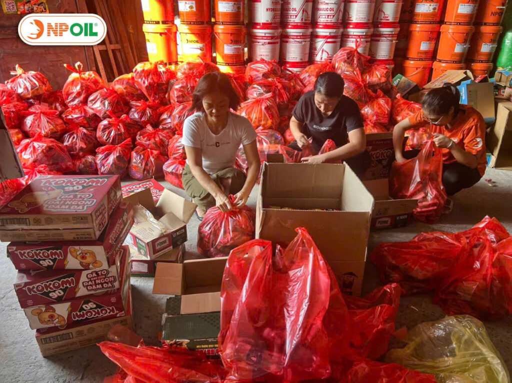 TEAM NPOIL CHUNG TAY HƯỚNG VỀ VÙNG LŨ HỖ TRỢ BÀ CON THÁI NGUYÊN 7 Team Npoil Chung Tay HƯỚng VỀ VÙng LŨ HỖ TrỢ BÀ Con ThÁi NguyÊn