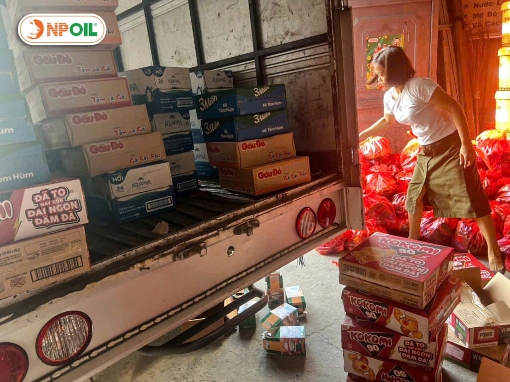 TEAM NPOIL CHUNG TAY HƯỚNG VỀ VÙNG LŨ HỖ TRỢ BÀ CON THÁI NGUYÊN 6 Team Npoil Chung Tay HƯỚng VỀ VÙng LŨ HỖ TrỢ BÀ Con ThÁi NguyÊn 3