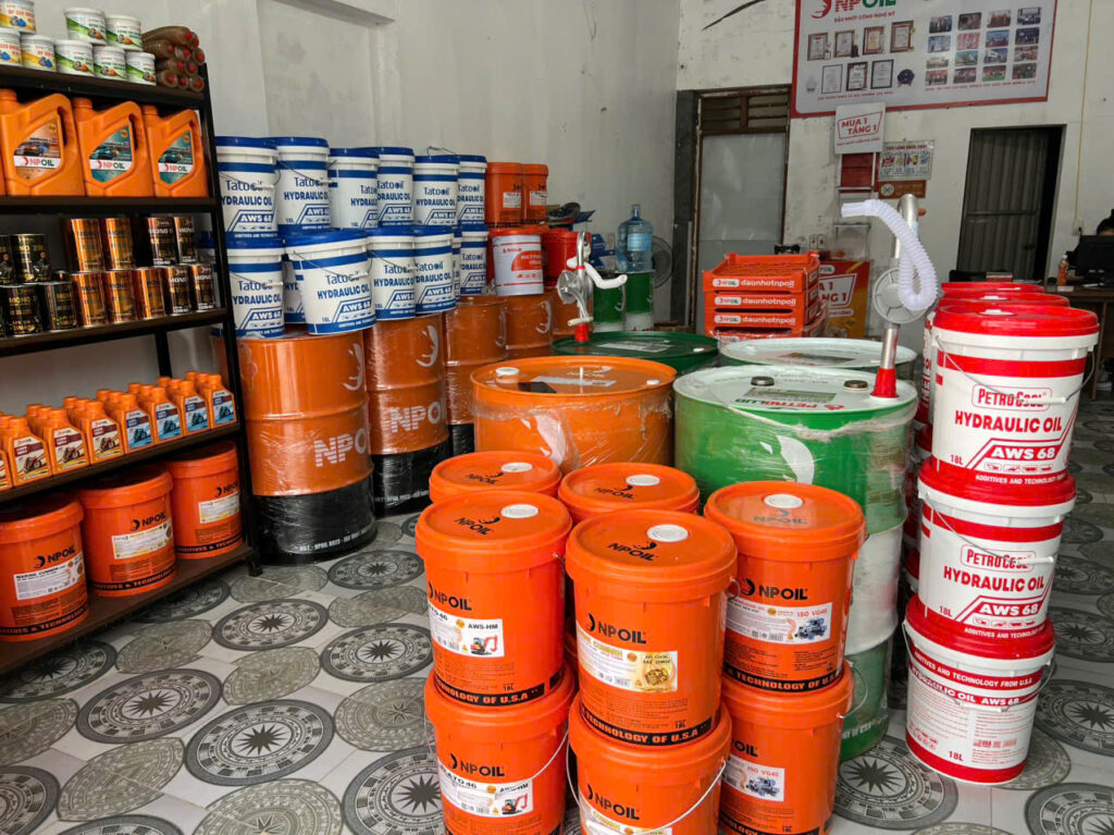 CÁc DÒng SẢn PhẨm DẦu NhỚt CÔng NghiỆp Bao BÌ XÔ 18 LÍt