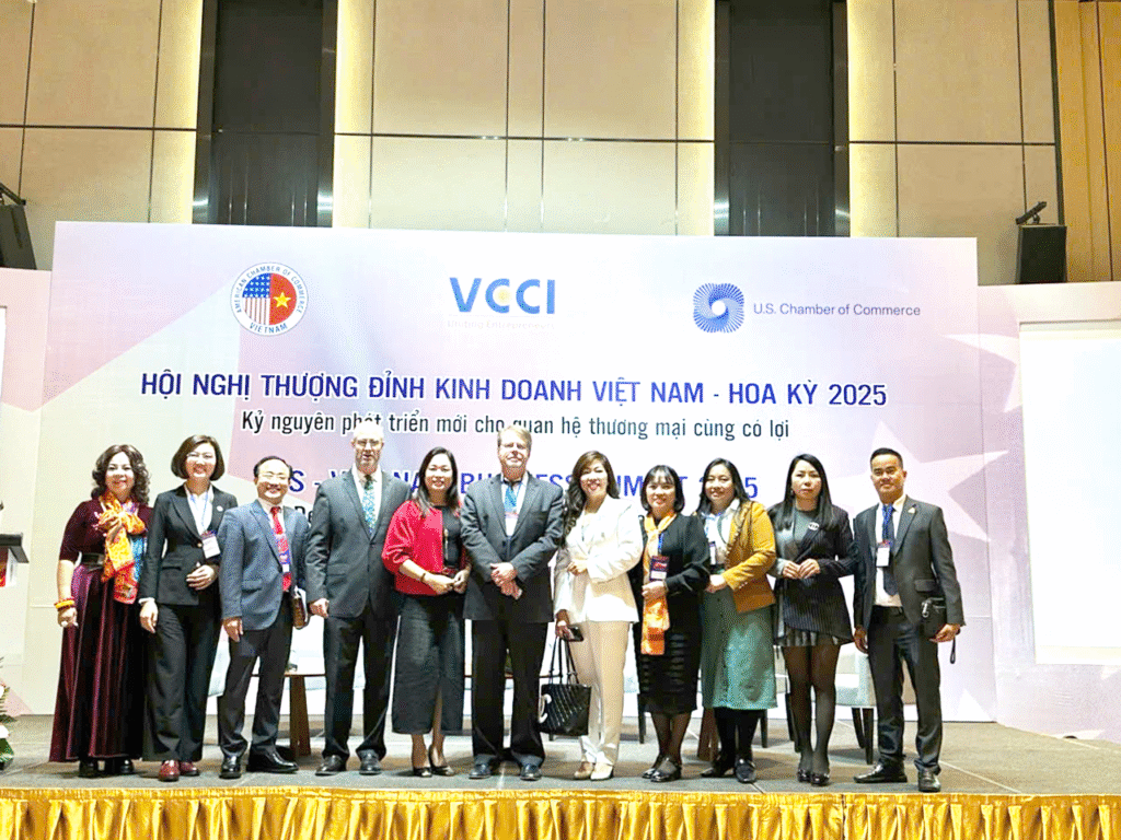 Đại Diện Npoil Corp CEO Phan Thảo Cùng Các đại Biểu Doanh Nghiệp