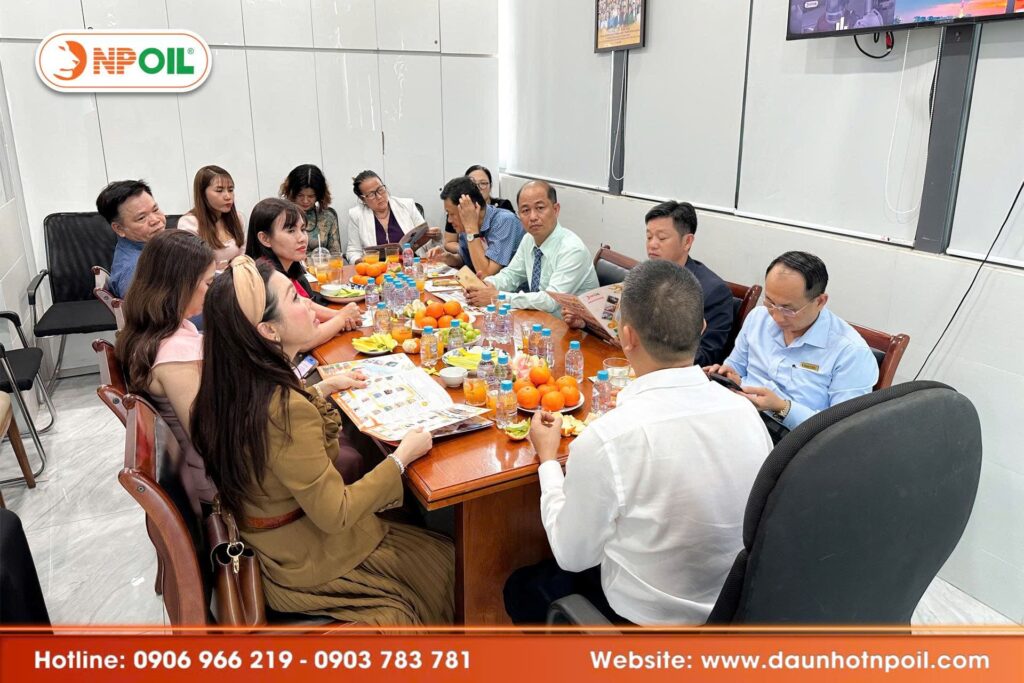 HỘi Doanh NhÂn SÀi GÒn GhÉ ThĂm & LÀm ViỆc TẠi VĂn PhÒng Npoil HỒ ChÍ Minh (10)