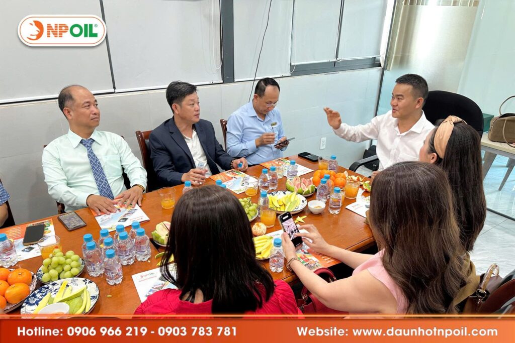 HỘi Doanh NhÂn SÀi GÒn GhÉ ThĂm & LÀm ViỆc TẠi VĂn PhÒng Npoil HỒ ChÍ Minh (9)